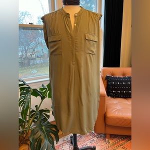 *NWT* Women’s Sleeveless Shirt Dress